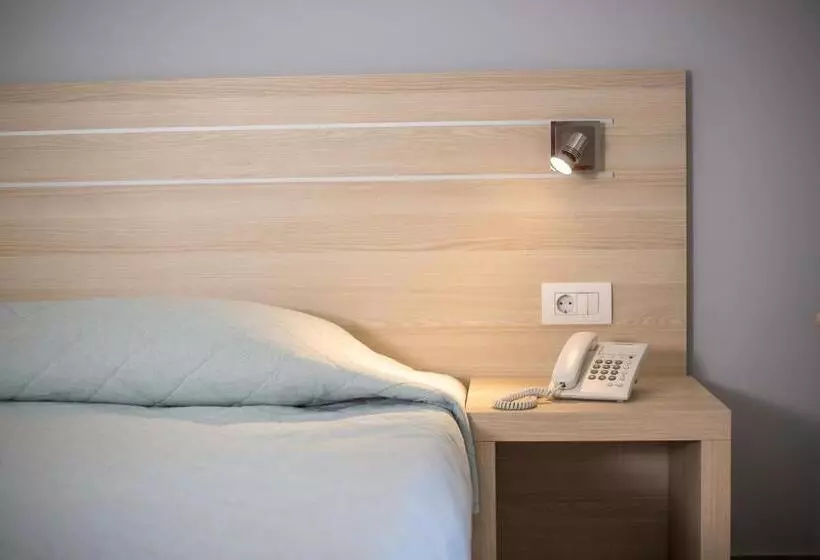 Hotelli Niriides Beach