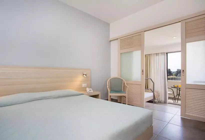 Hotelli Niriides Beach