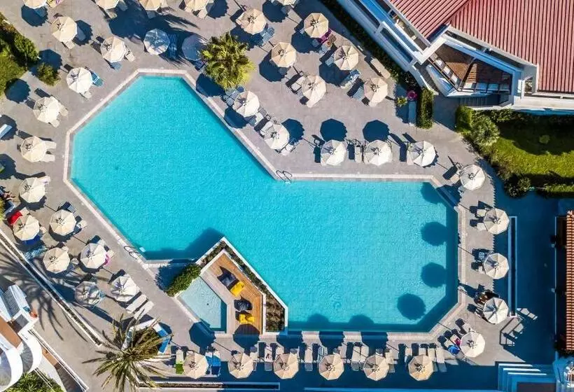 Hotelli Niriides Beach