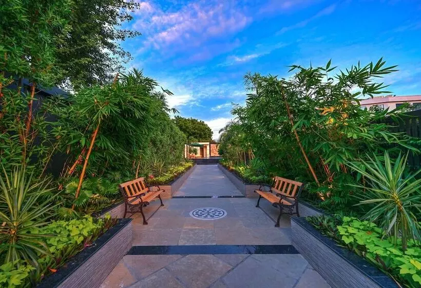 هتل Royale Sarovar Portico Agra