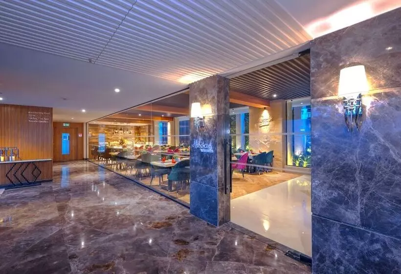 هتل Royale Sarovar Portico Agra