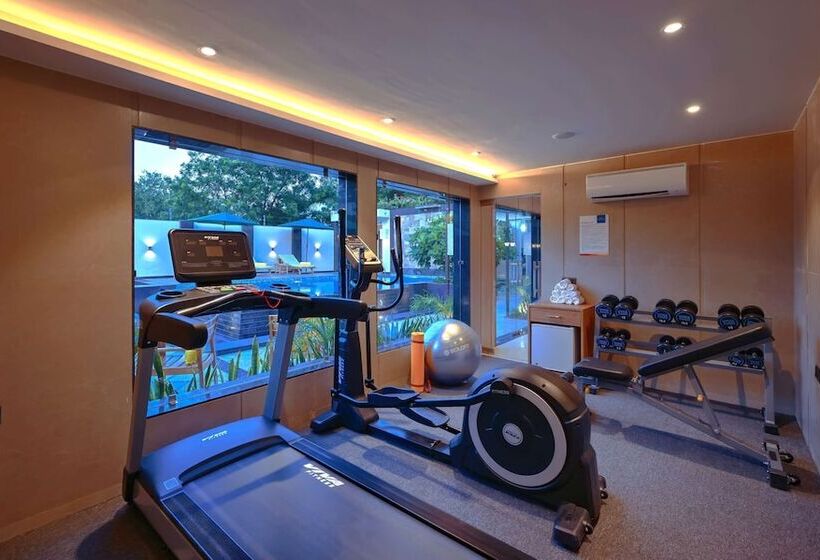 فندق Royale Sarovar Portico Agra