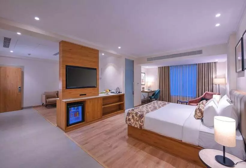 هتل Royale Sarovar Portico Agra