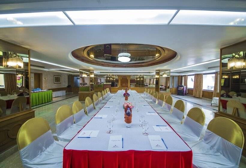 فندق The Renai Cochin