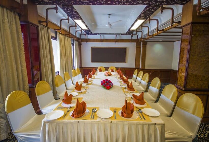 Hotel The Renai Cochin