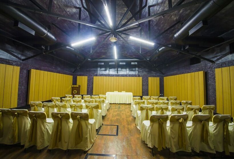 Hotel The Renai Cochin