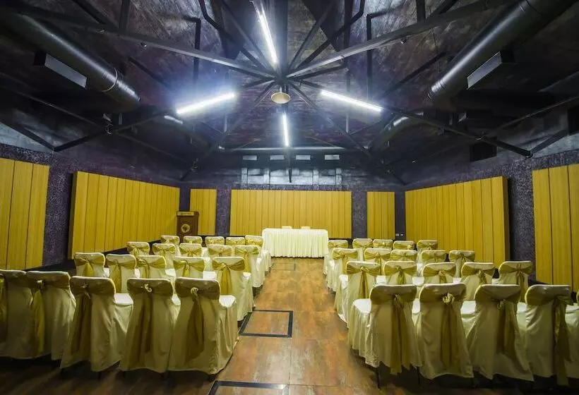 בית מלון כפרי The Renai Cochin