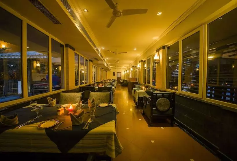 בית מלון כפרי The Renai Cochin