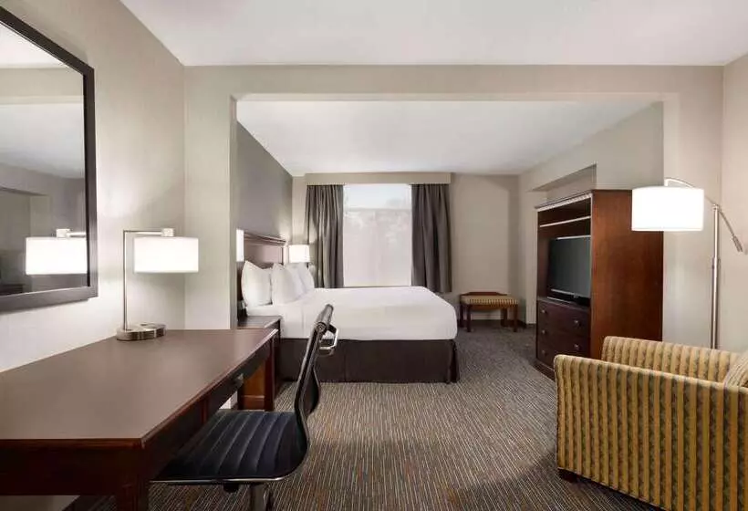 ホテル Wingate By Wyndham Bridgeport Clarksburg