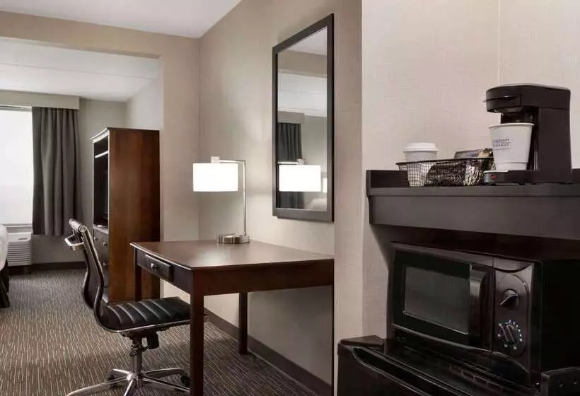 ホテル Wingate By Wyndham Bridgeport Clarksburg