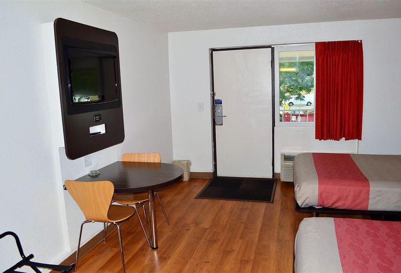 Motel 6 Boston South Braintree