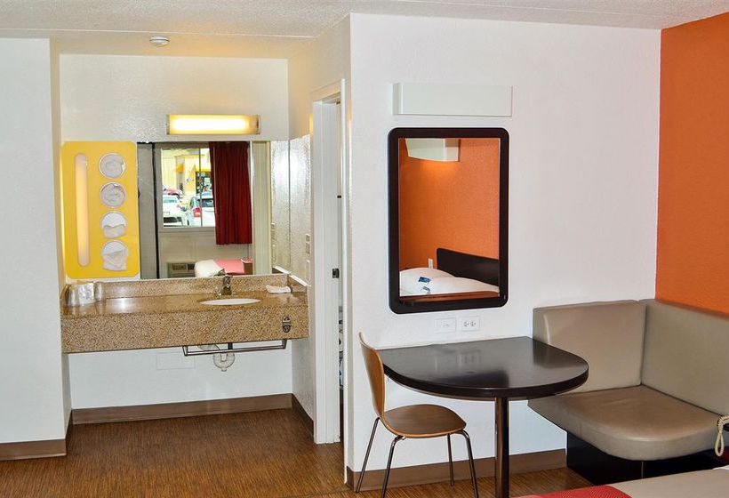 Motel 6 Boston South Braintree