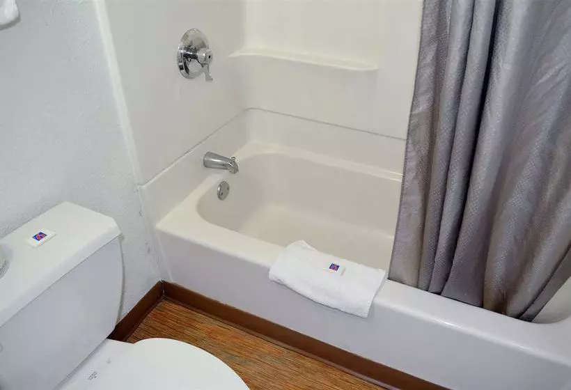 Motel 6 Boston South Braintree