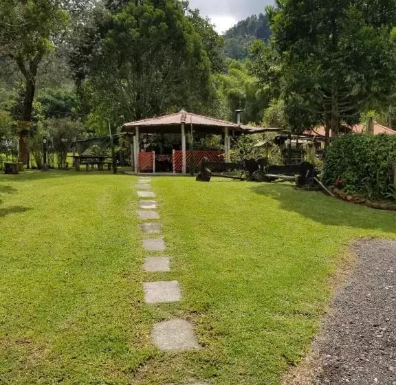 ユースホステル Hostal Rio Arabia Valle De Cocora