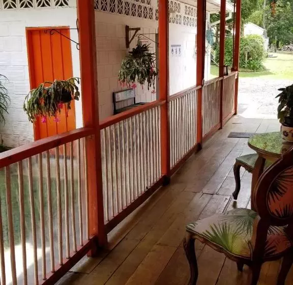 ユースホステル Hostal Rio Arabia Valle De Cocora