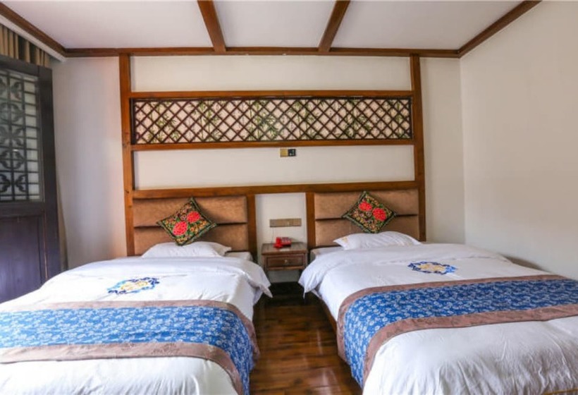 הוסטל Tree House