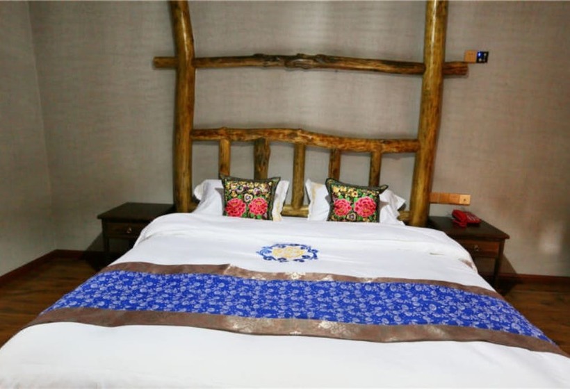 הוסטל Tree House