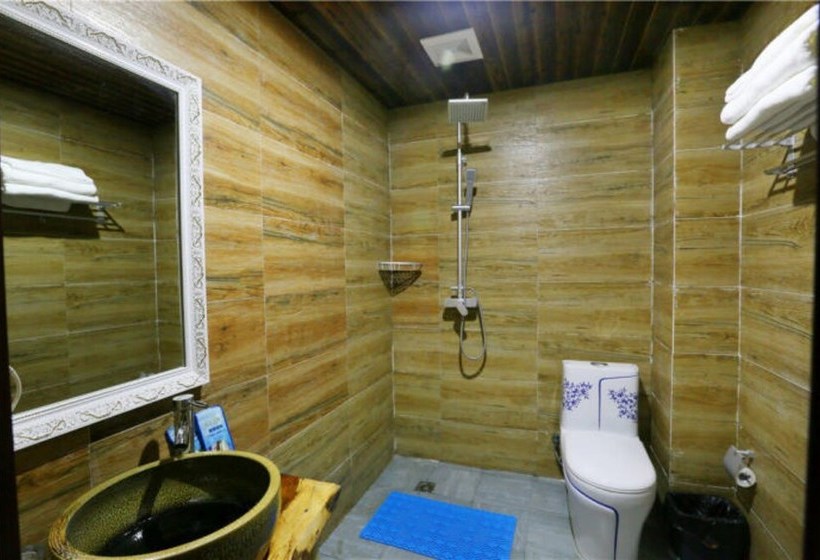 הוסטל Tree House