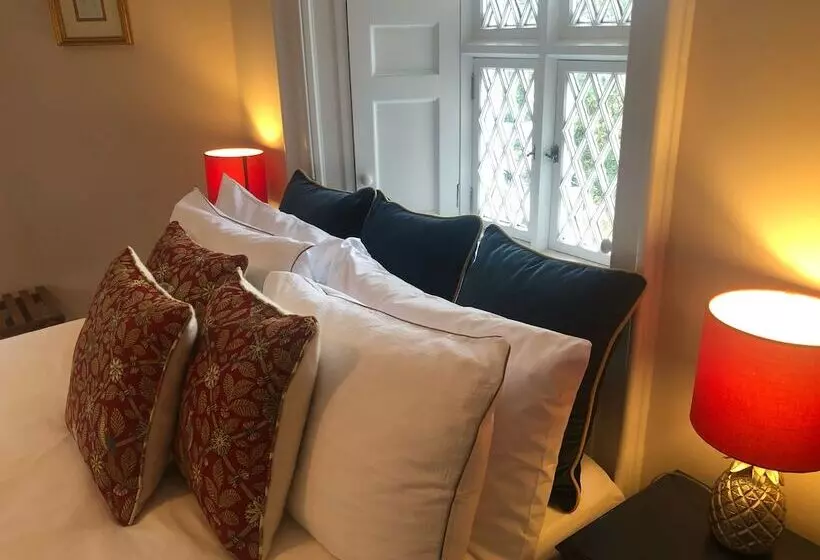 East Gatehouse Lodge