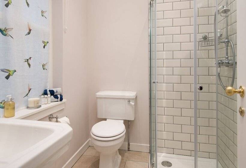 East Gatehouse Lodge