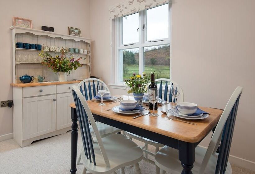 East Gatehouse Lodge