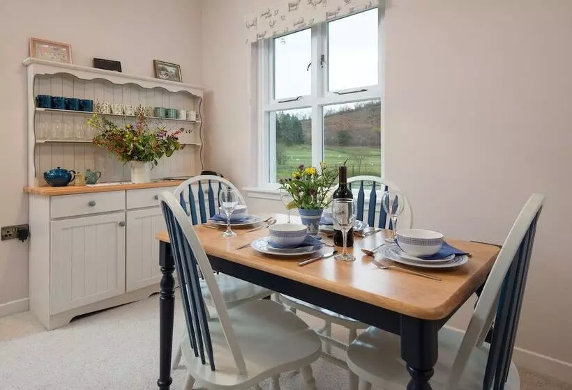 East Gatehouse Lodge