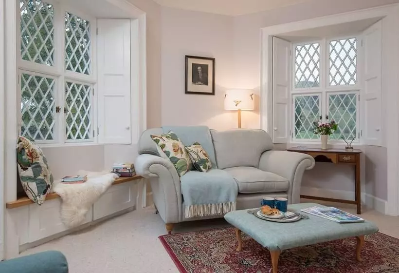 East Gatehouse Lodge