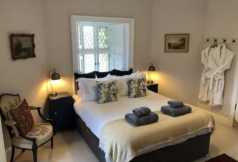 East Gatehouse Lodge