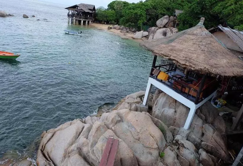 Majatalo Char Bungalows