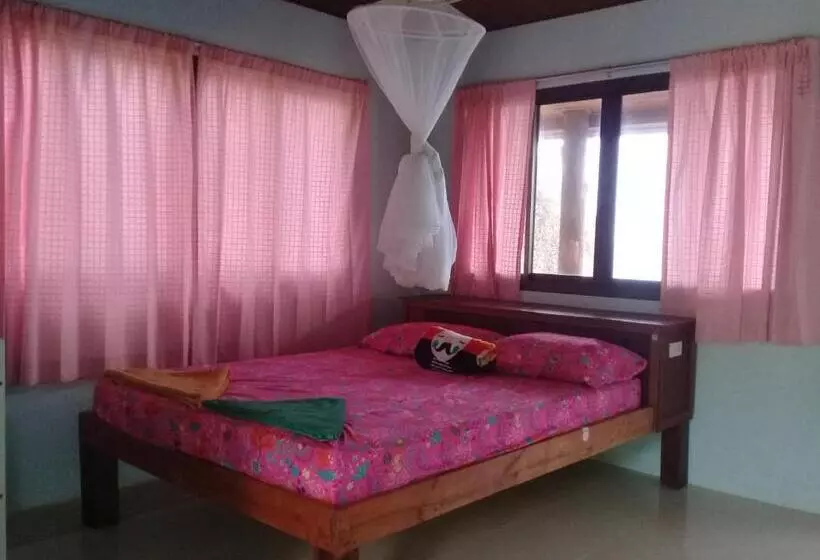 Majatalo Char Bungalows