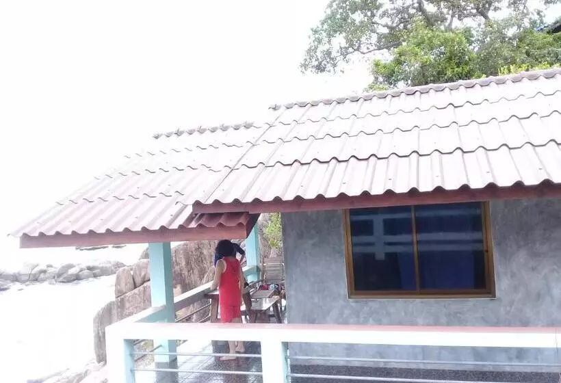 Majatalo Char Bungalows