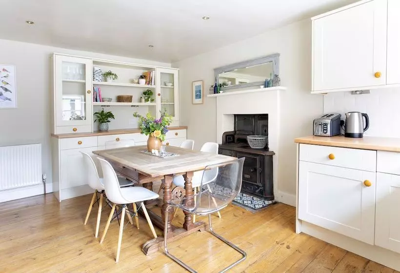 Beautiful 2 Bed Cottage In Stenton, East Lothian