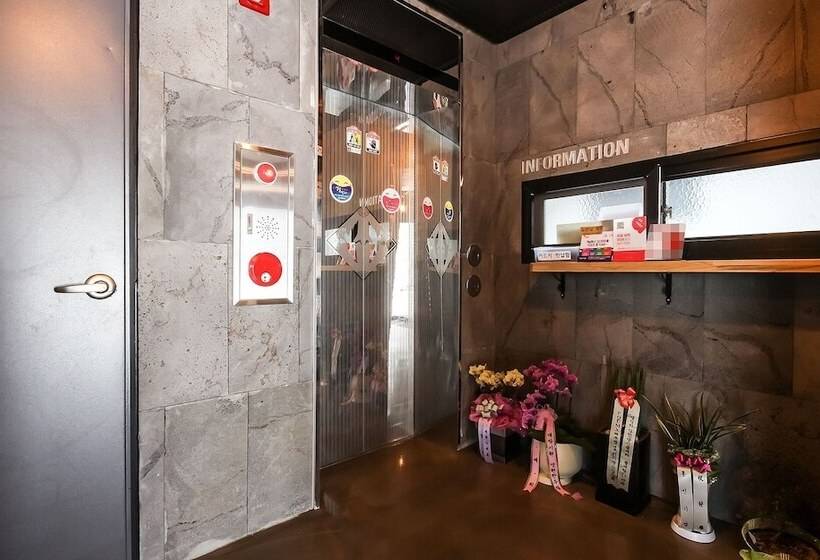 Hotel Geojedo Gohyeon Poem