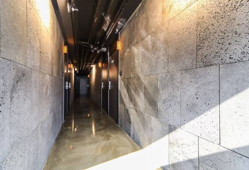 Hotel Geojedo Gohyeon Poem