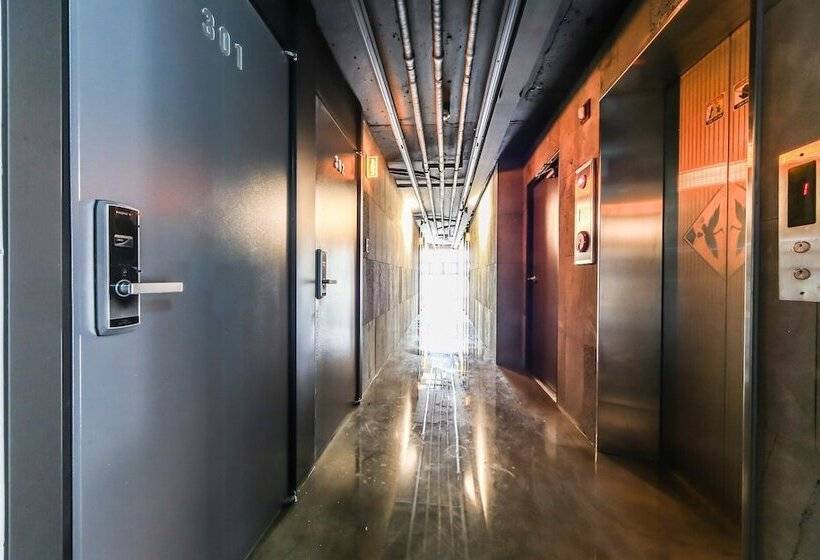 Hotel Geojedo Gohyeon Poem