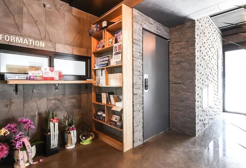 Hotel Geojedo Gohyeon Poem