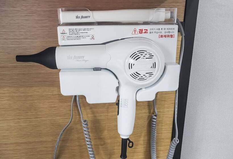 Hotel Geojedo Gohyeon Poem