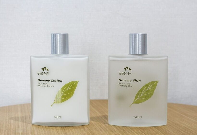 Hotel Geojedo Gohyeon Poem