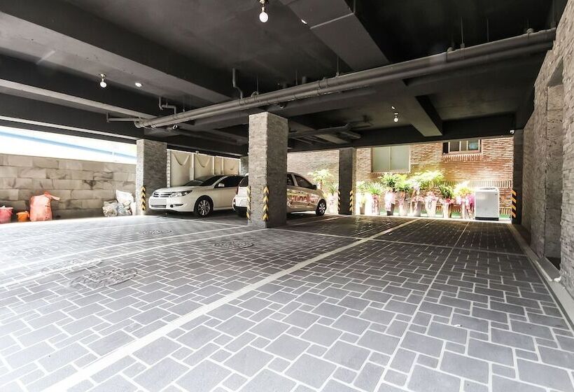 Hotel Geojedo Gohyeon Poem