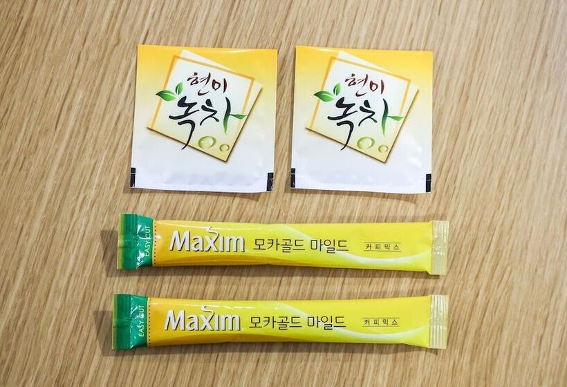 Hotel Geojedo Gohyeon Poem