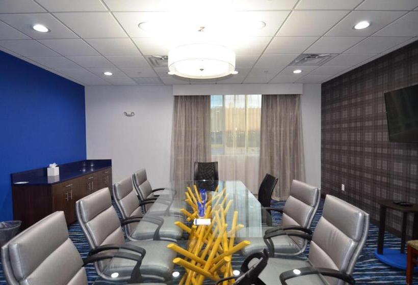 Отель Glō Best Western Enid Ok Downtown Convention Center