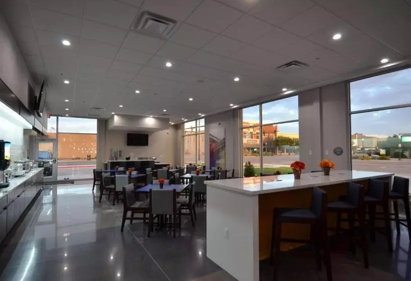 Hotelli Glō Best Western Enid Ok Downtown   Convention Center