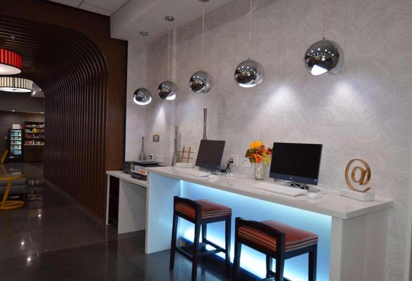 Отель Glō Best Western Enid Ok Downtown Convention Center