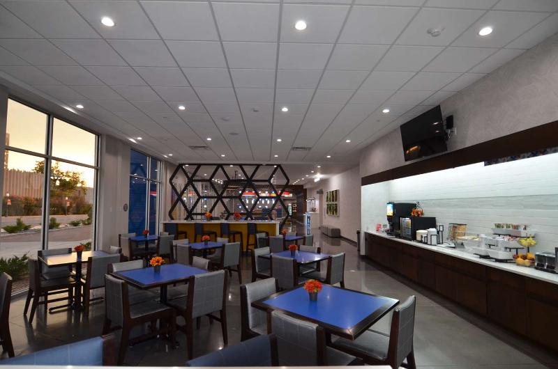 Отель Glō Best Western Enid Ok Downtown Convention Center