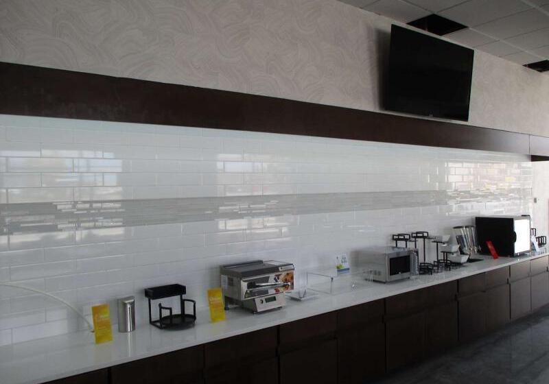 Отель Glō Best Western Enid Ok Downtown Convention Center