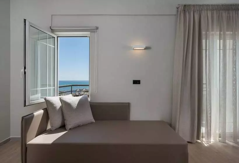 Hotelli Mare Blue & Suites