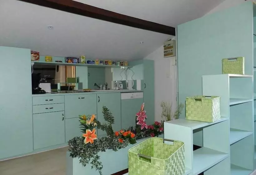 Majatalo Gîte Du Domaine Des Pierres Dorées