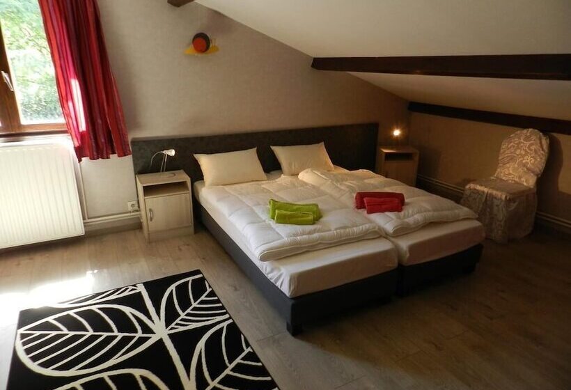 بنسيون Gîte Du Domaine Des Pierres Dorées