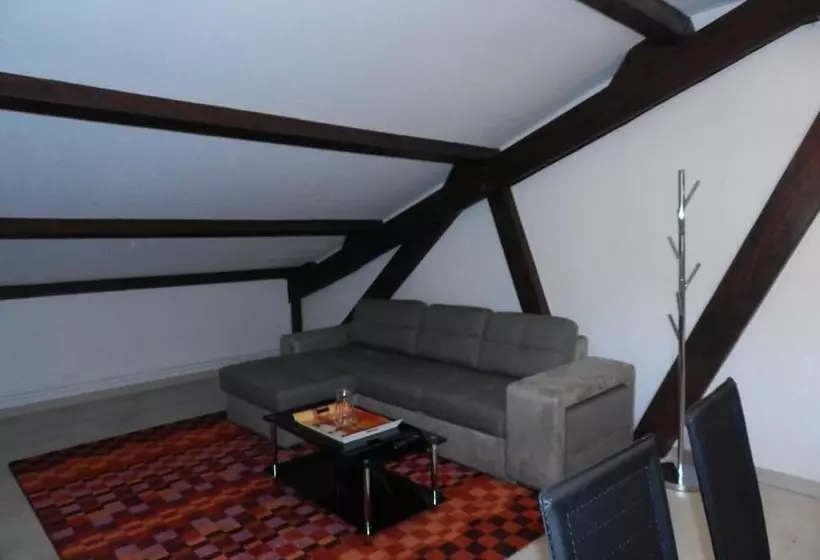 Majatalo Gîte Du Domaine Des Pierres Dorées