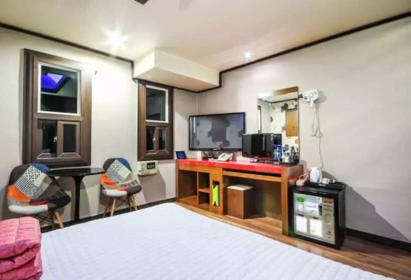 Motelli Geojedo Gohyeon Y